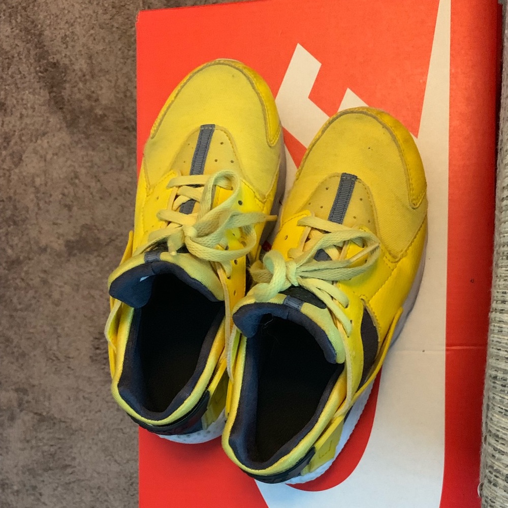 Kids Yellow Nike Huaraches